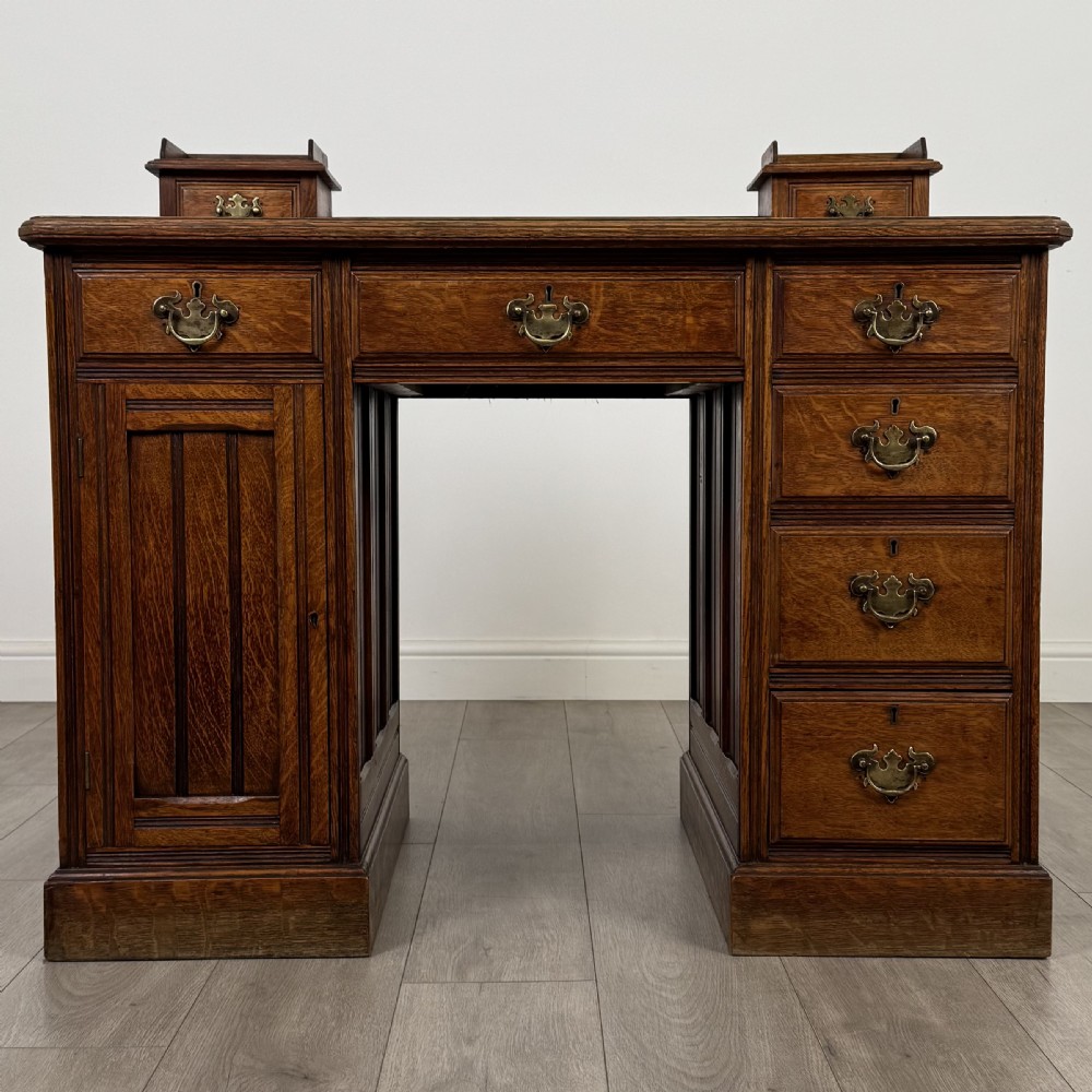 Antique 20th Century Fine Quality Desk In Oak 