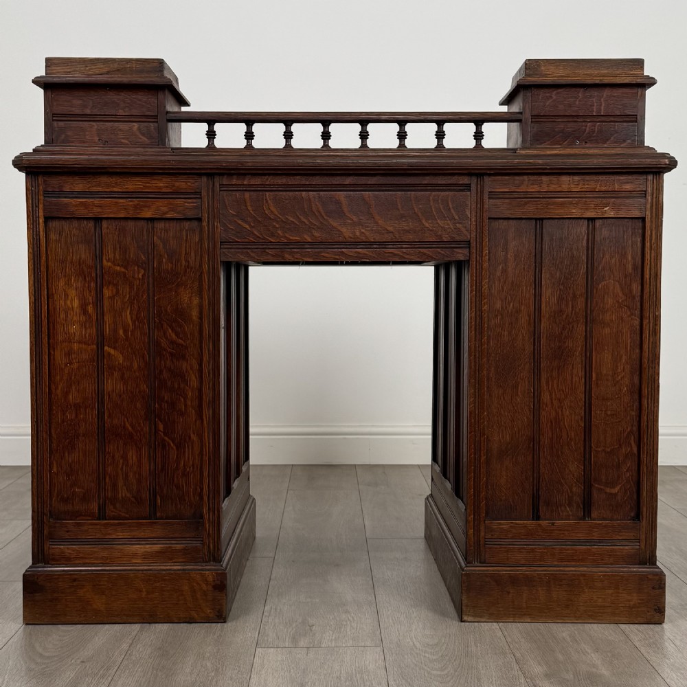 Antique 20th Century Fine Quality Desk In Oak  View VII