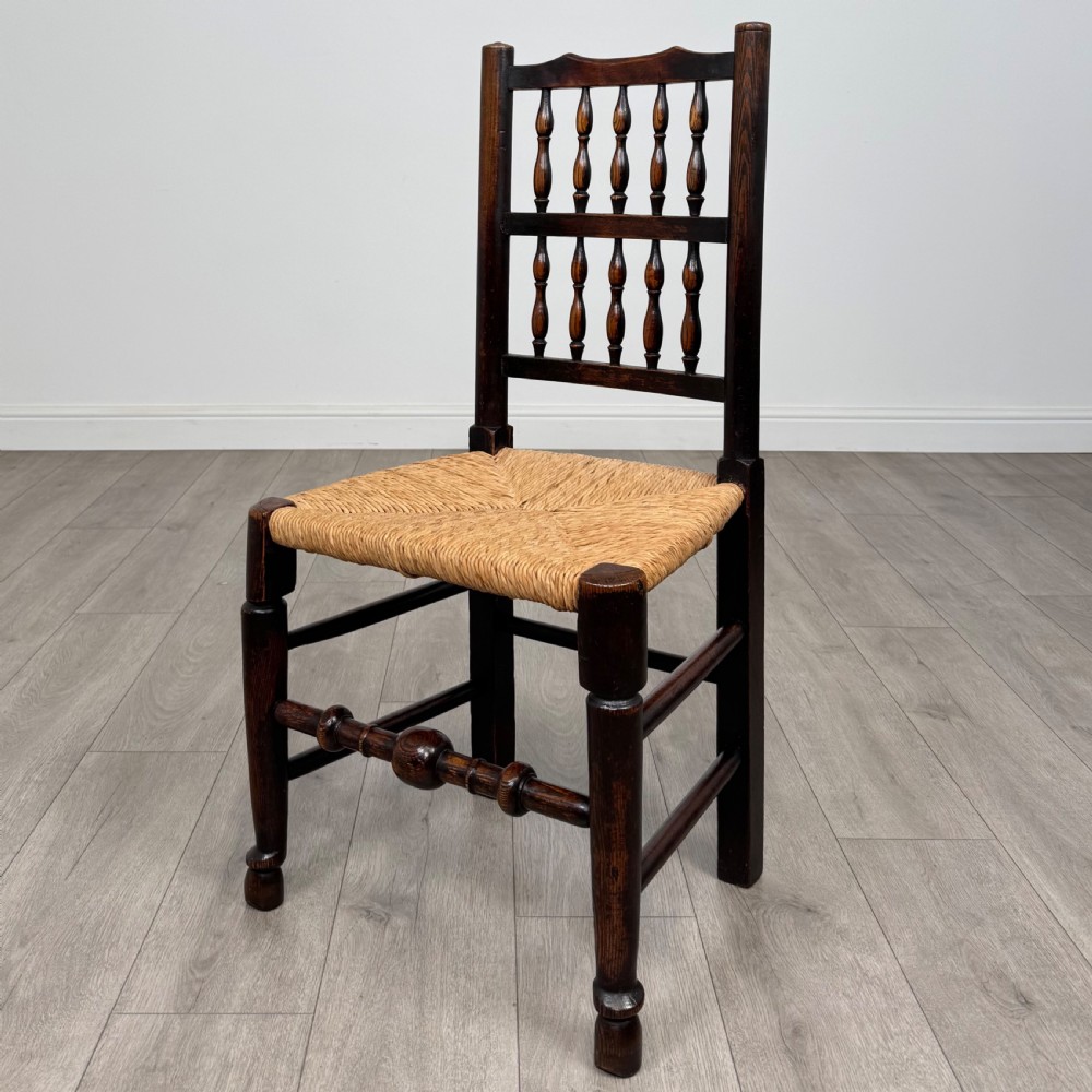 Antique 19th Century Set Of 8 Spindle Back Dining Chairs In Oak  View II