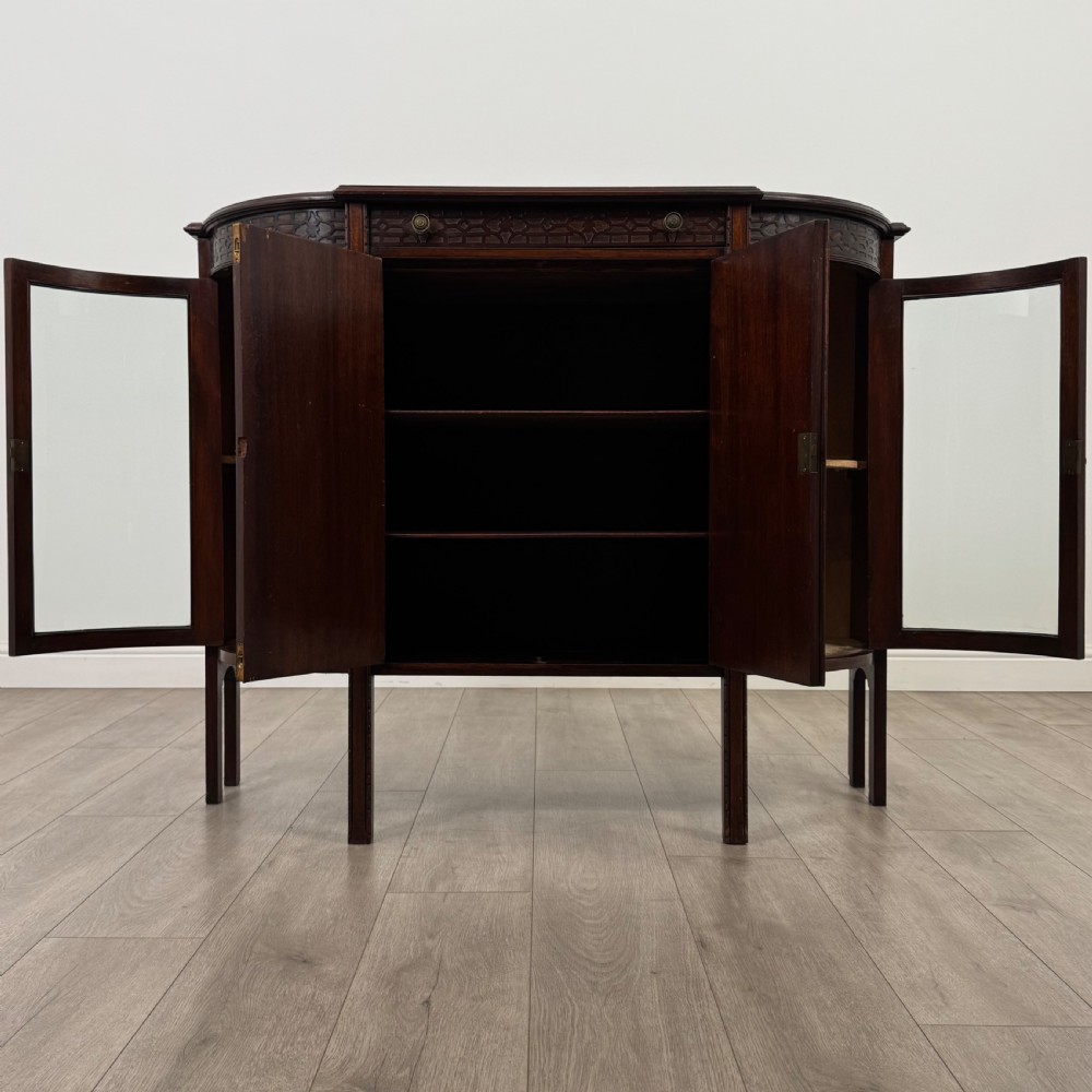 Antique 20th Century Bow Front Cabinet In Mahogany  View II