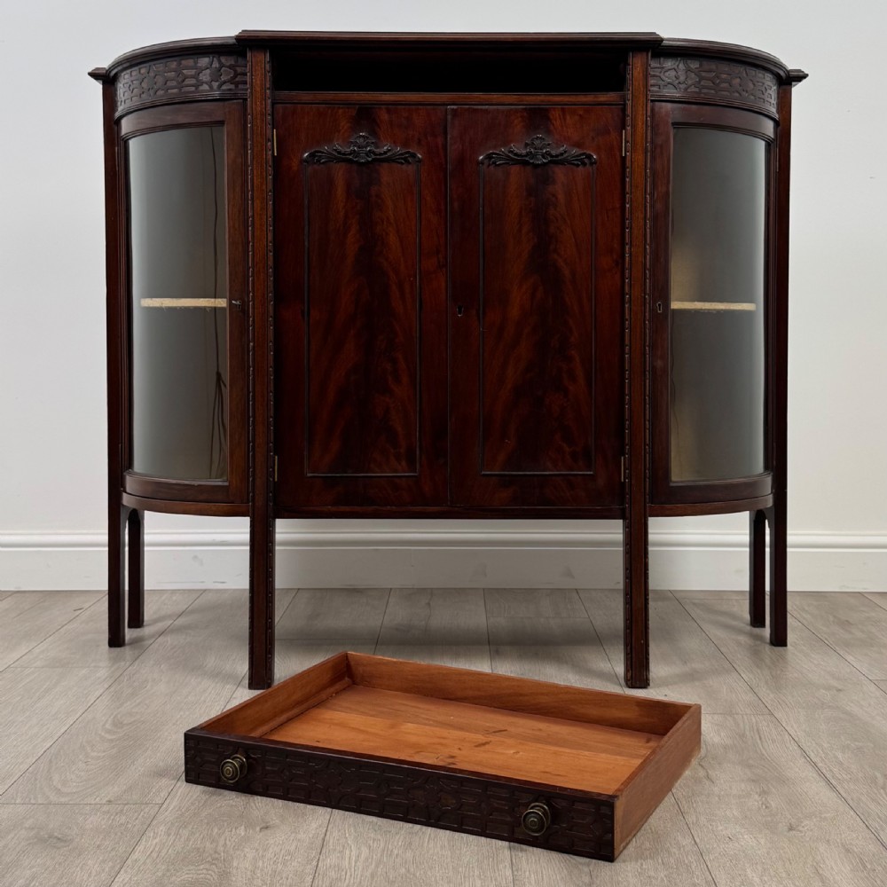 Antique 20th Century Bow Front Cabinet In Mahogany  View XI