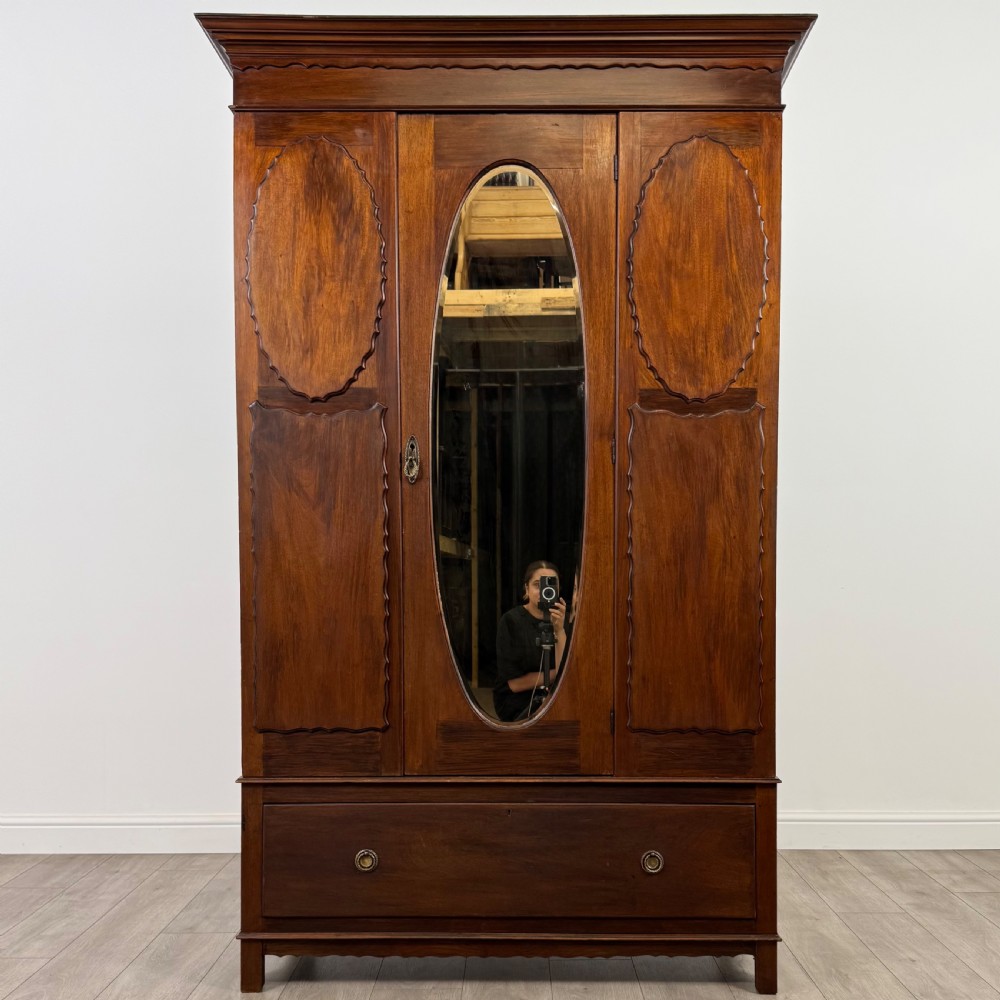 Antique 20th Century Good Quality Wardrobe In Mahogany 