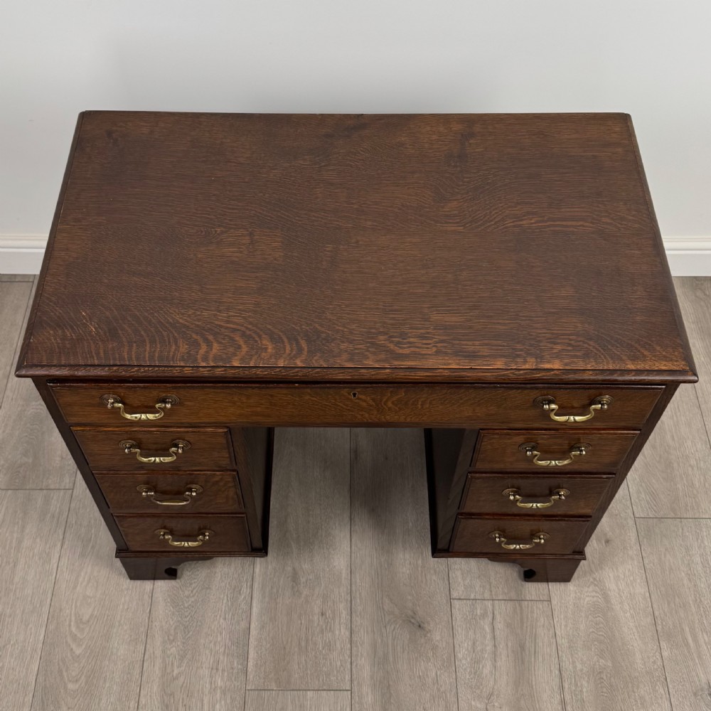  Antique 20th Century Good Quality Kneehole Desk In Oak View IX