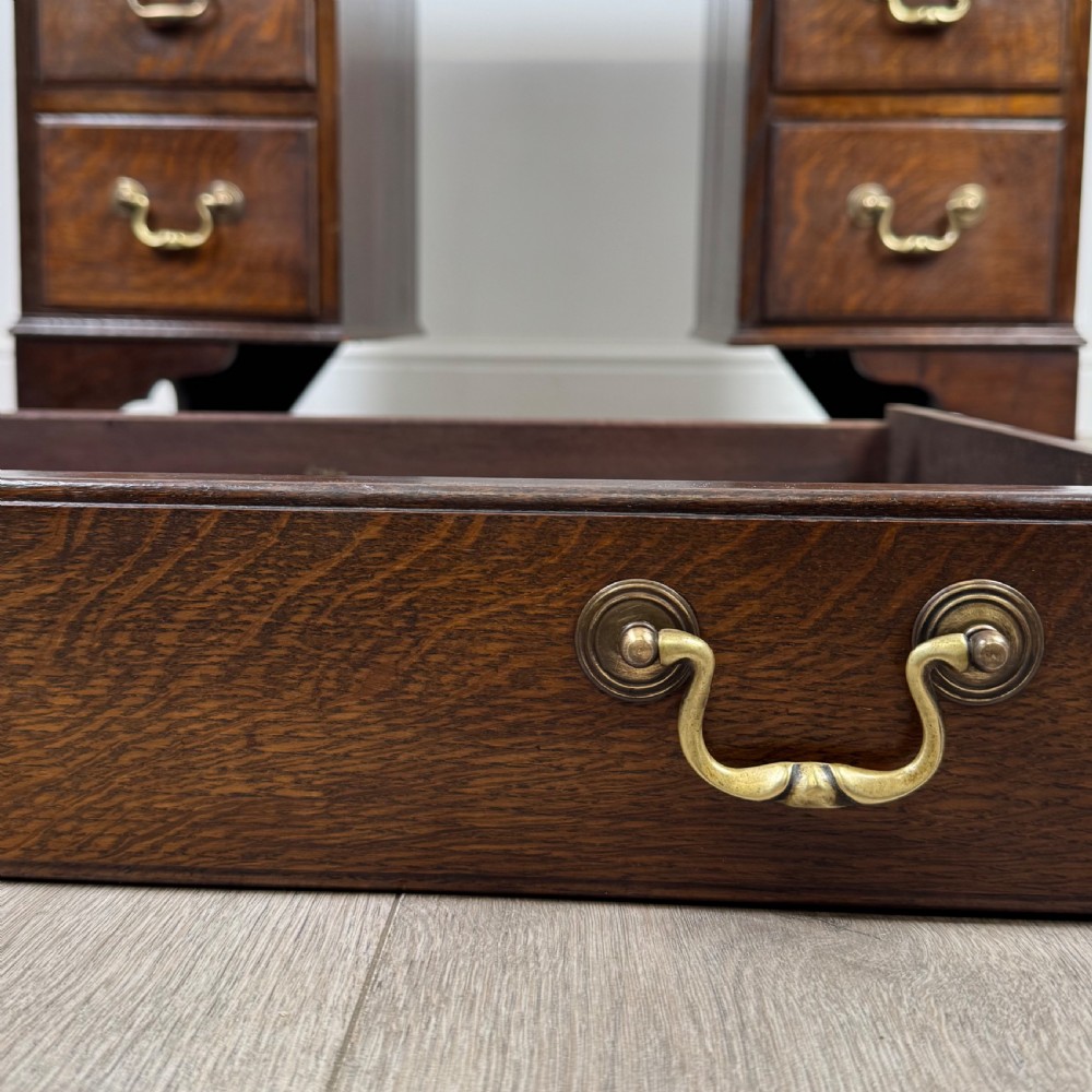  Antique 20th Century Good Quality Kneehole Desk In Oak View XI
