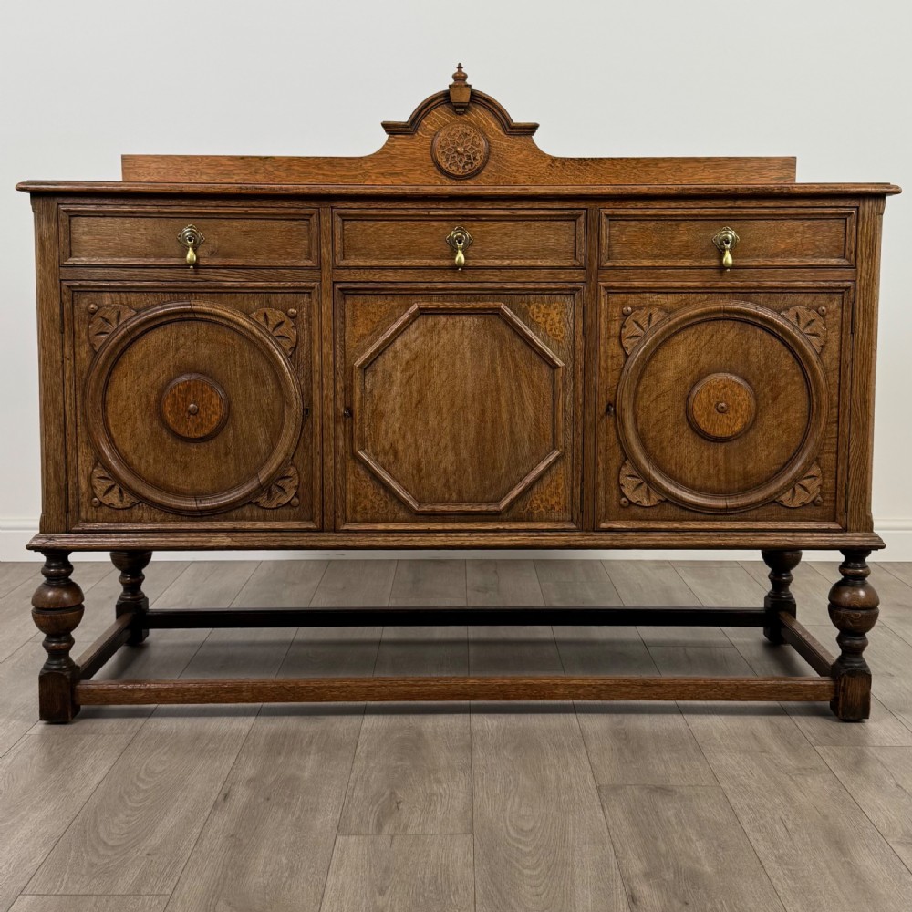 Antique 20th Century Good Quality Sideboard In Golden Oak 