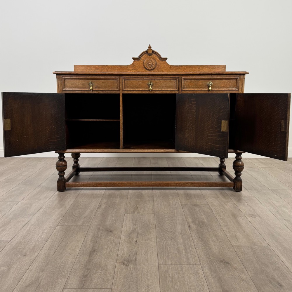 Antique 20th Century Good Quality Sideboard In Golden Oak  View II