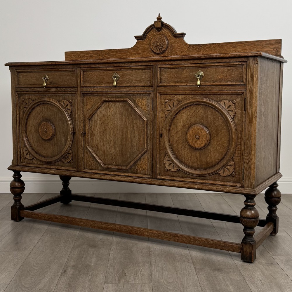 Antique 20th Century Good Quality Sideboard In Golden Oak  View III