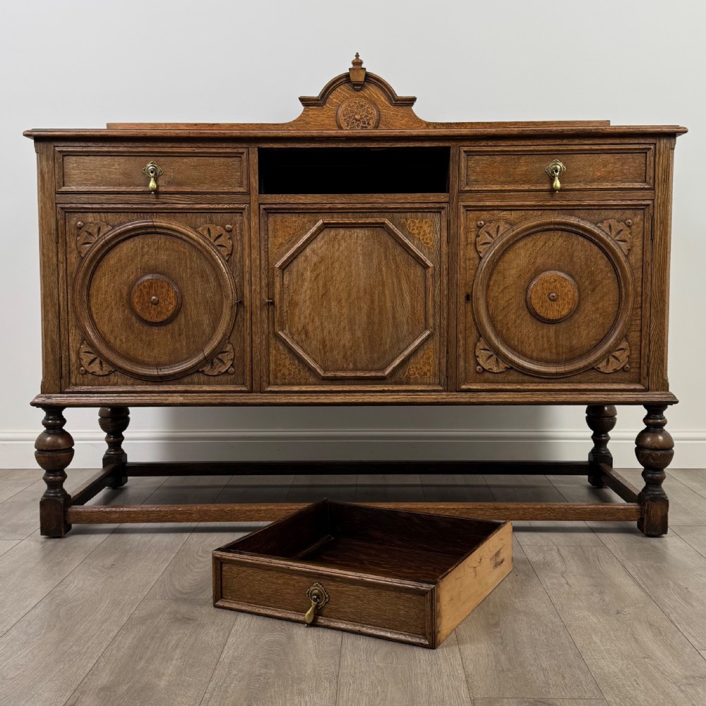 Antique 20th Century Good Quality Sideboard In Golden Oak  View XII