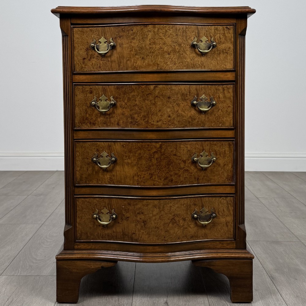 Antique 20th Century Serpentine Chest Of Drawers In Burr Walnut
