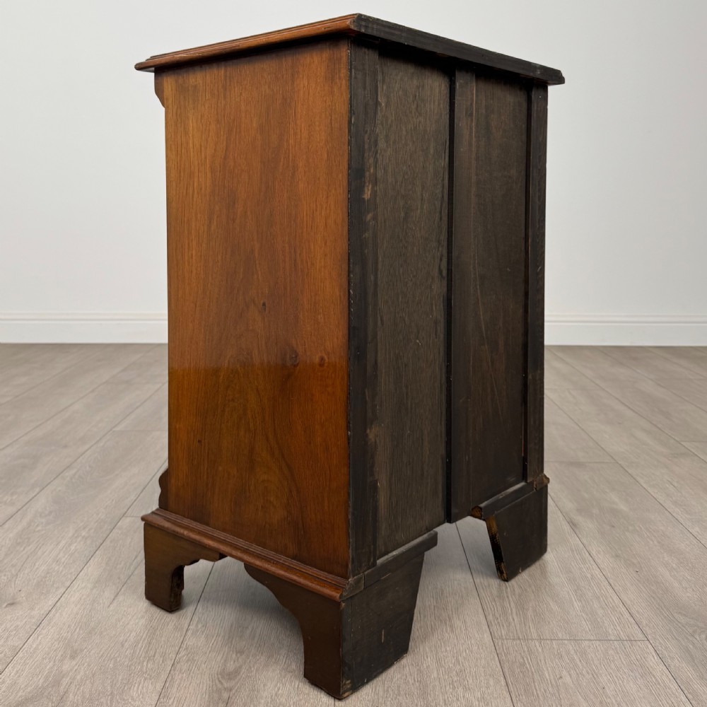 Antique 20th Century Serpentine Chest Of Drawers In Burr Walnut View IV
