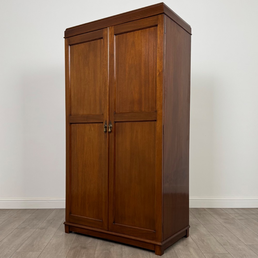 Antique 20th Century Fine Quality Fitted Wardrobe In Mahogany  View III