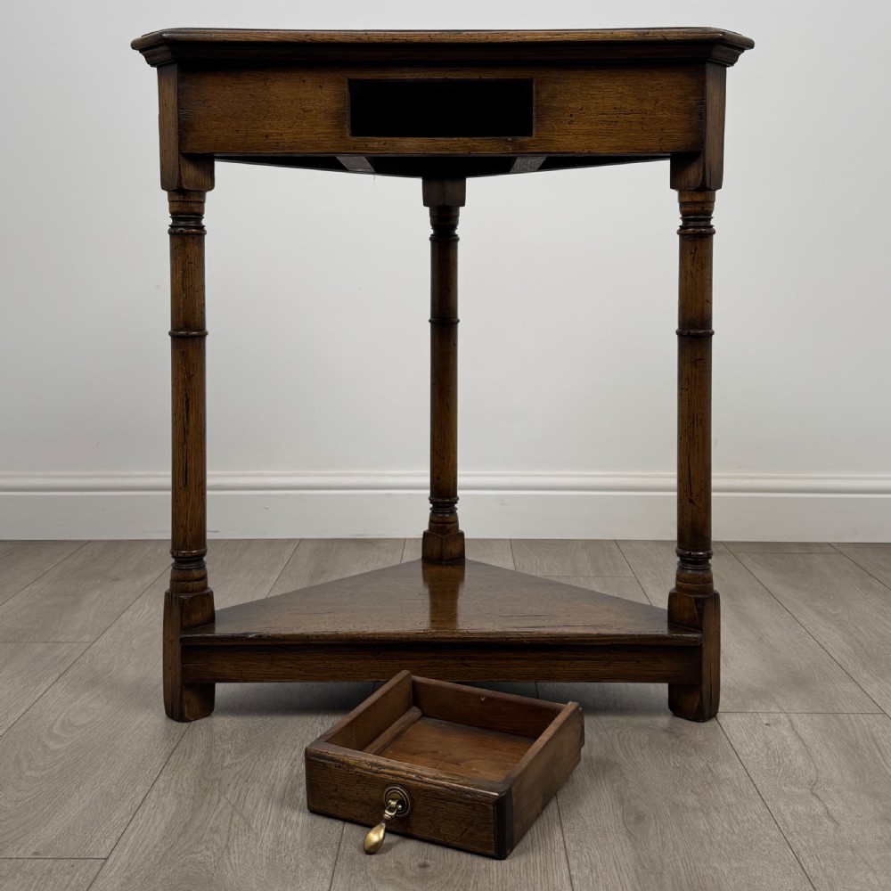 Antique 20th Century Small Oak Corner Table of Good Quality  View IV