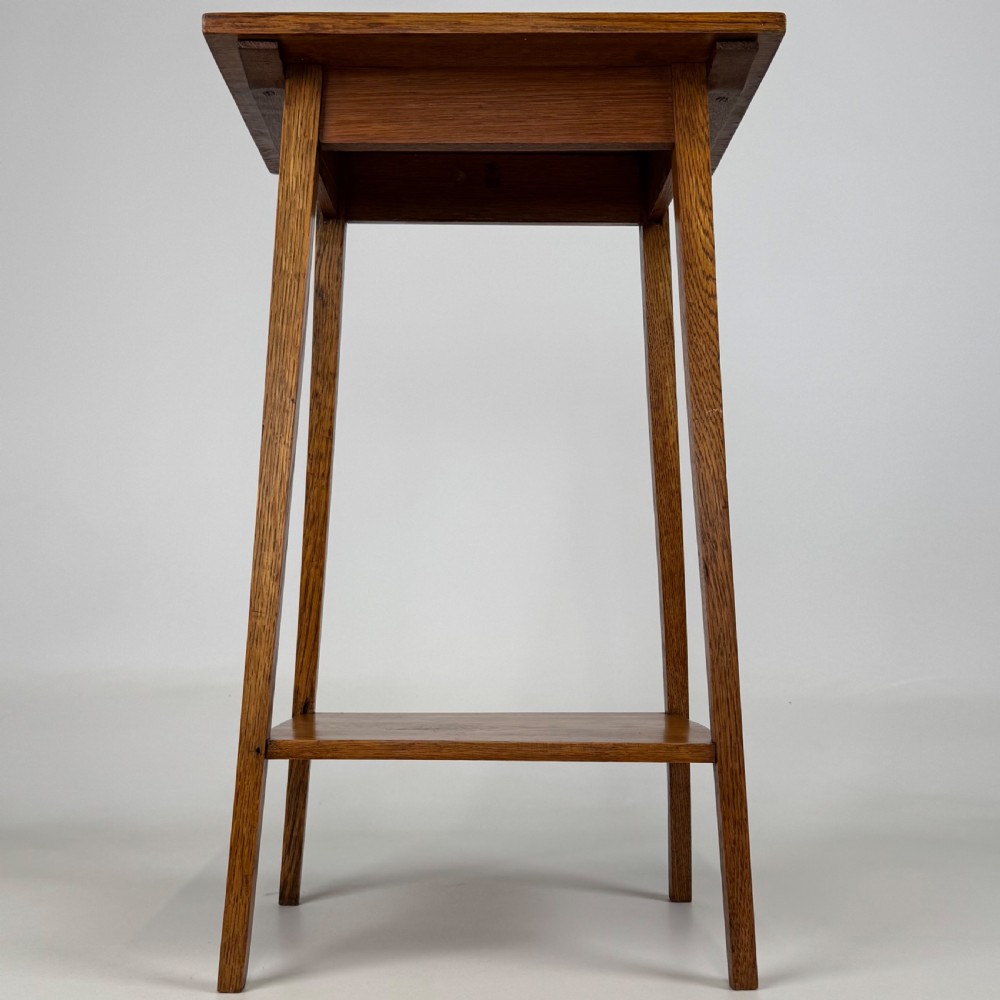 Antique 20th Century Good Quality Side Table In Golden Oak View III