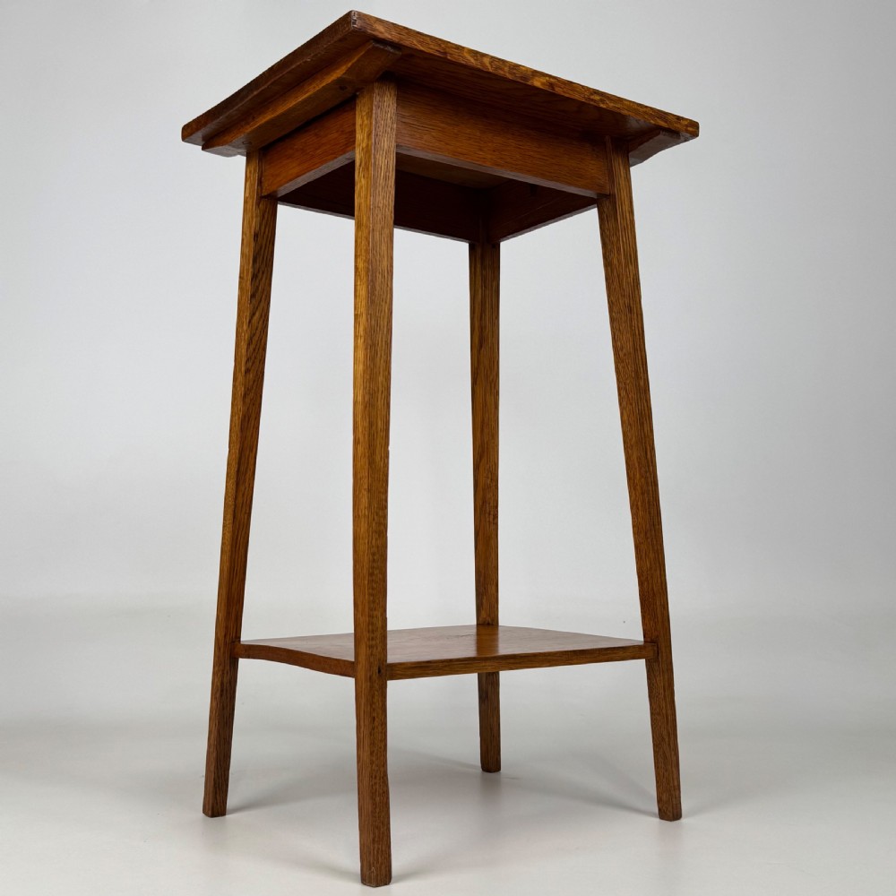 Antique 20th Century Good Quality Side Table In Golden Oak View VIII
