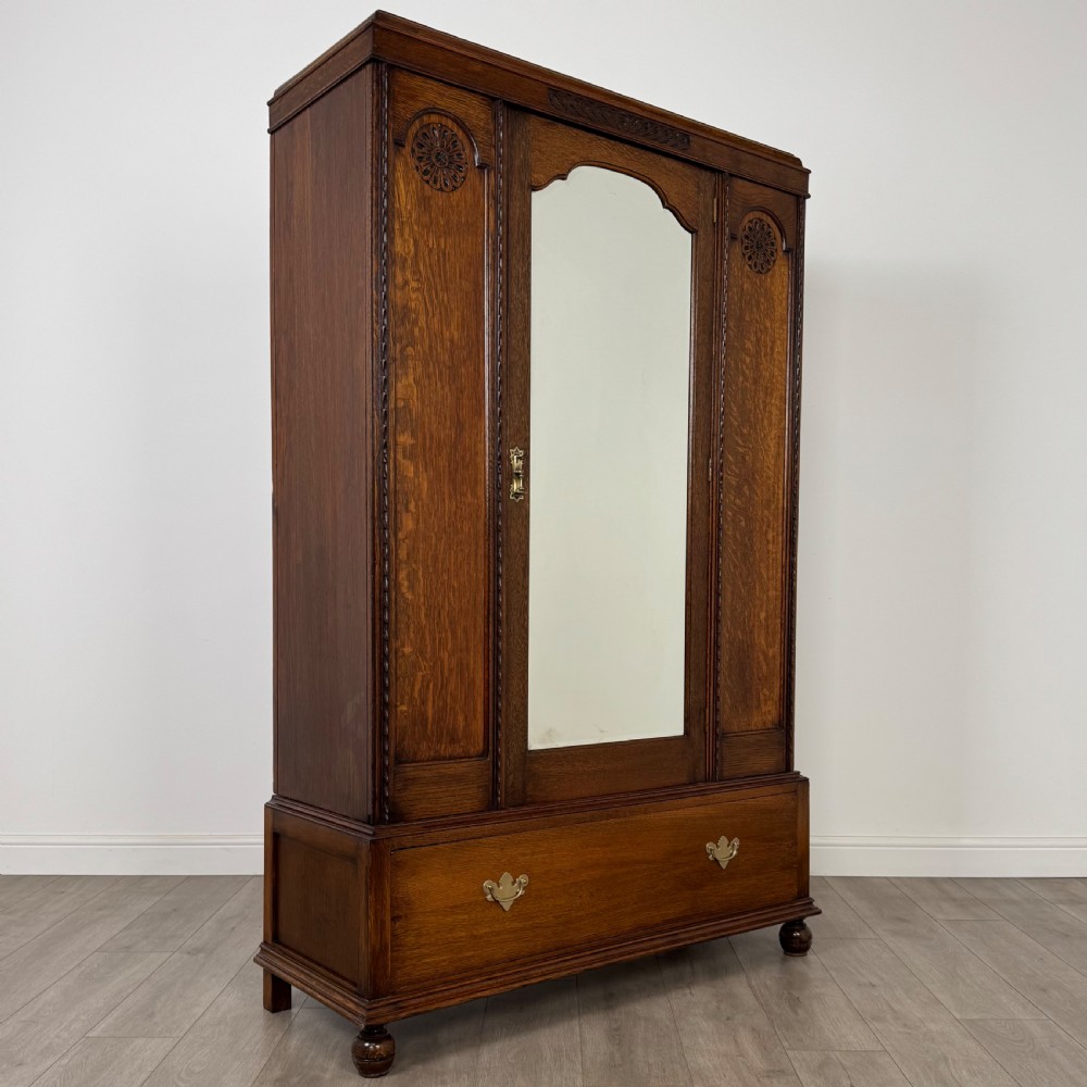Antique 20th Century Good Quality Wardrobe In Oak View IX
