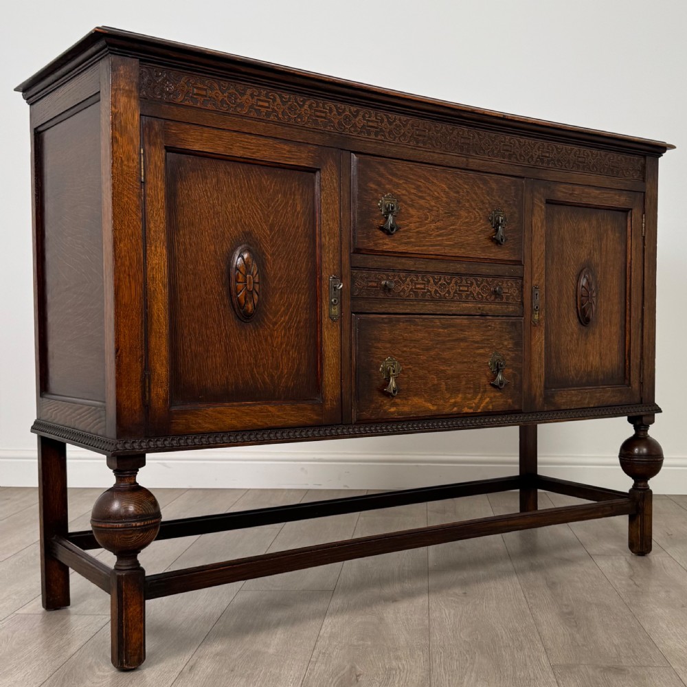 Antique 20th Century Good Quality Sideboard In Oak View IX