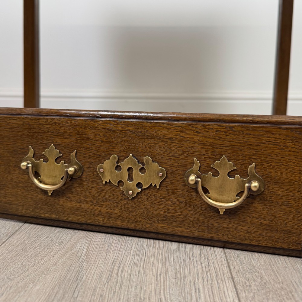 Antique 20th Century Good Quality Side Table In Oak  View XI