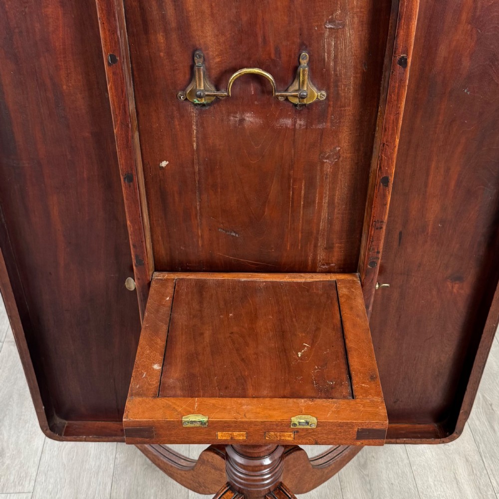 Antique 18th Century Breakfast Table In Mahogany  View IV