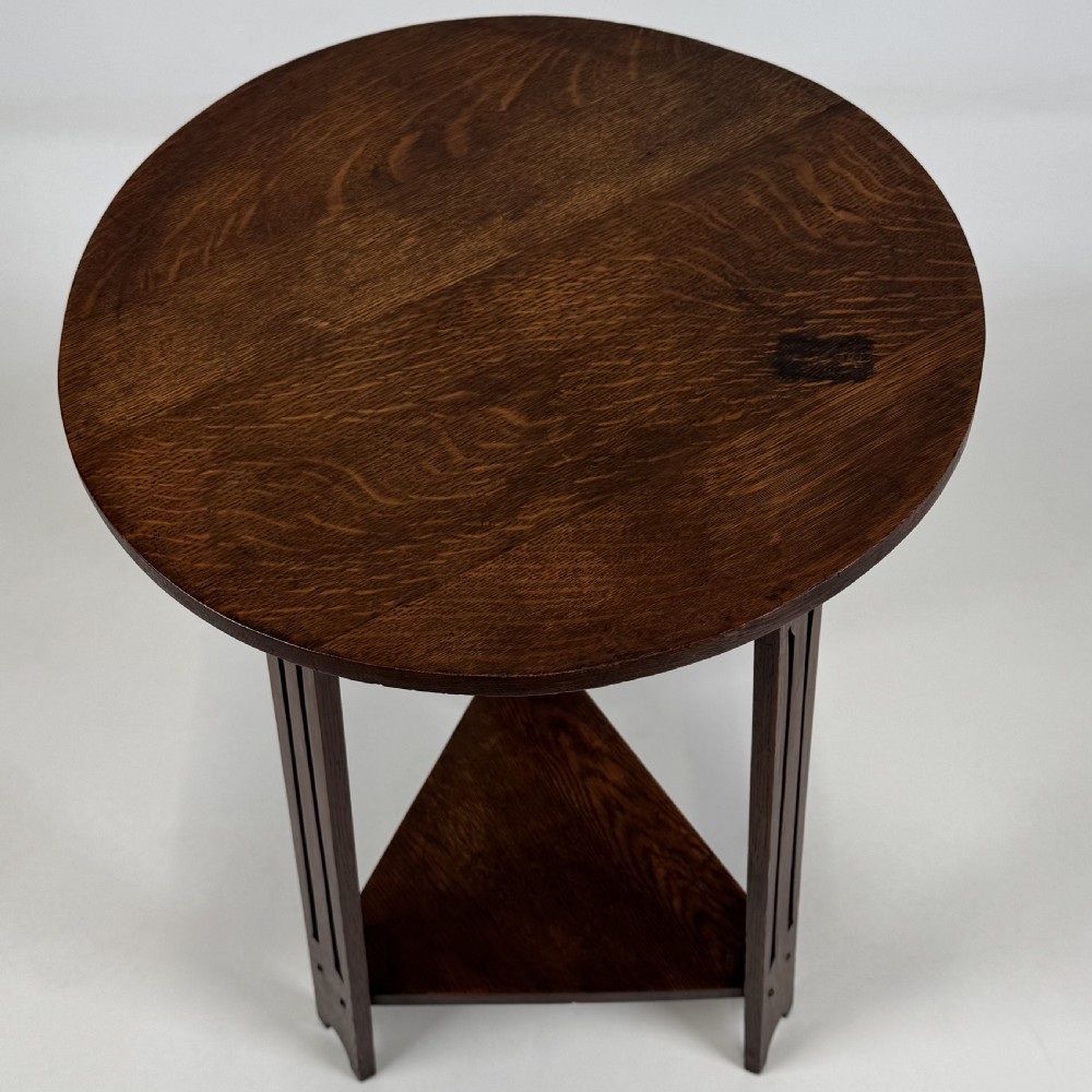 Antique 20th Century Arts & Crafts Side Table In Oak View III