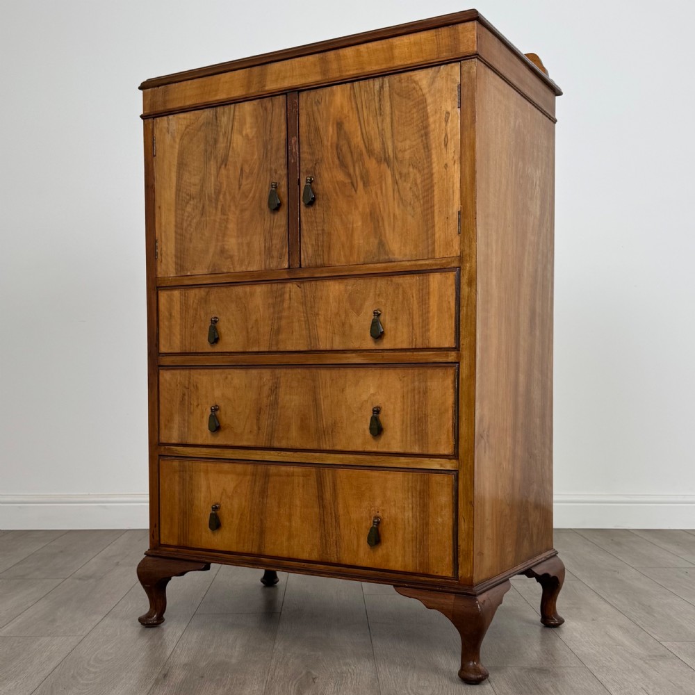 Antique 20th Century Good Quality Cupboard In Figured Walnut  View III