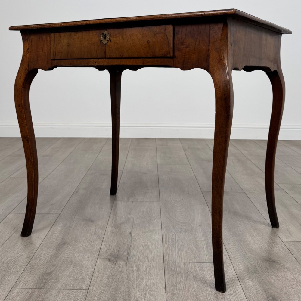 Antique 18th Century Good Quality Side Table In Walnut View II