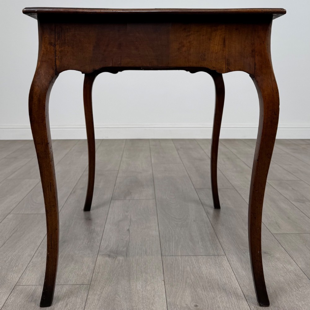 Antique 18th Century Good Quality Side Table In Walnut View III