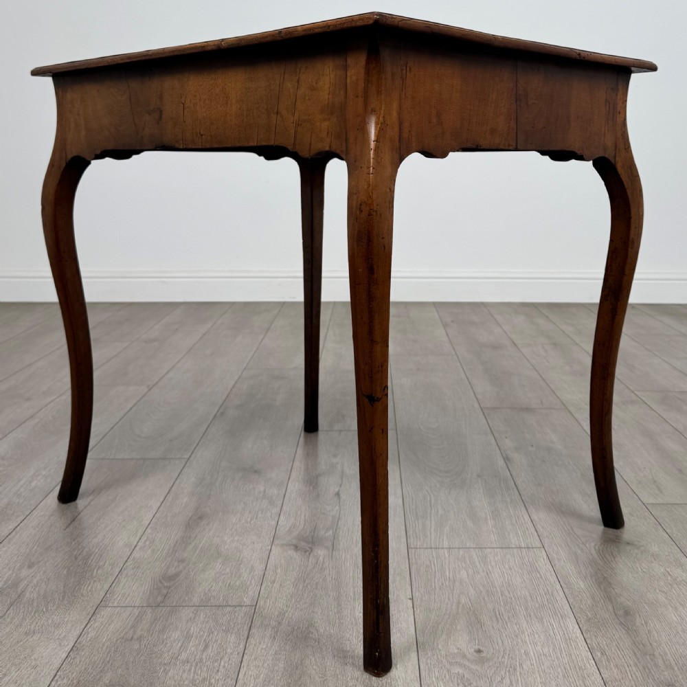 Antique 18th Century Good Quality Side Table In Walnut View VI