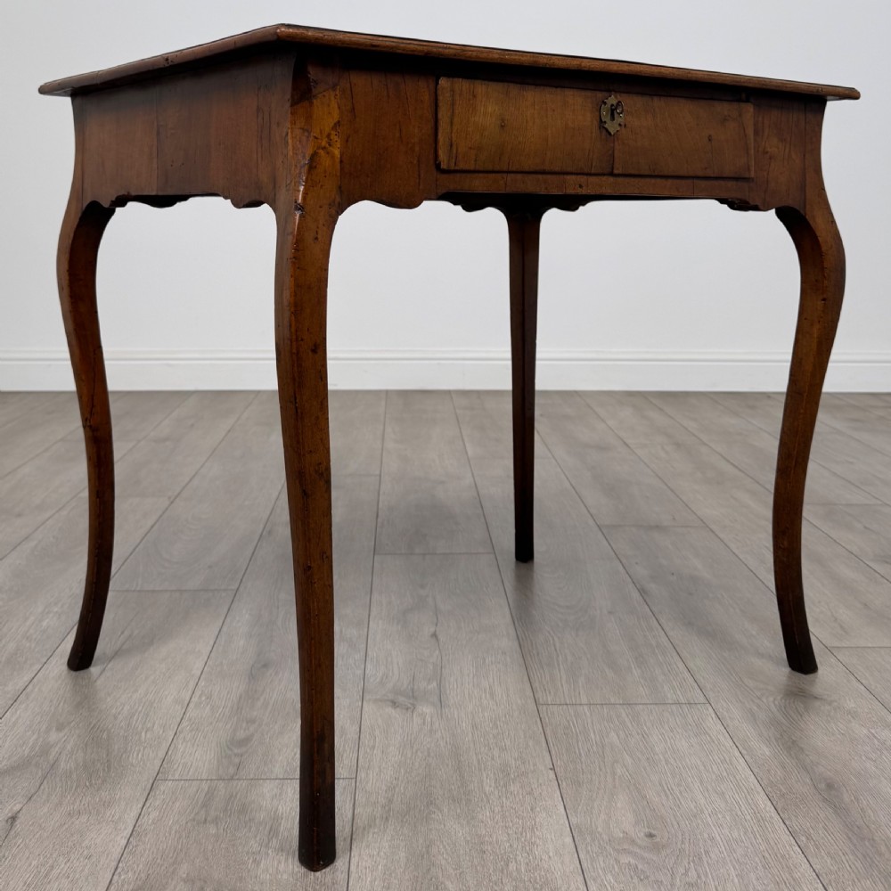Antique 18th Century Good Quality Side Table In Walnut View VIII