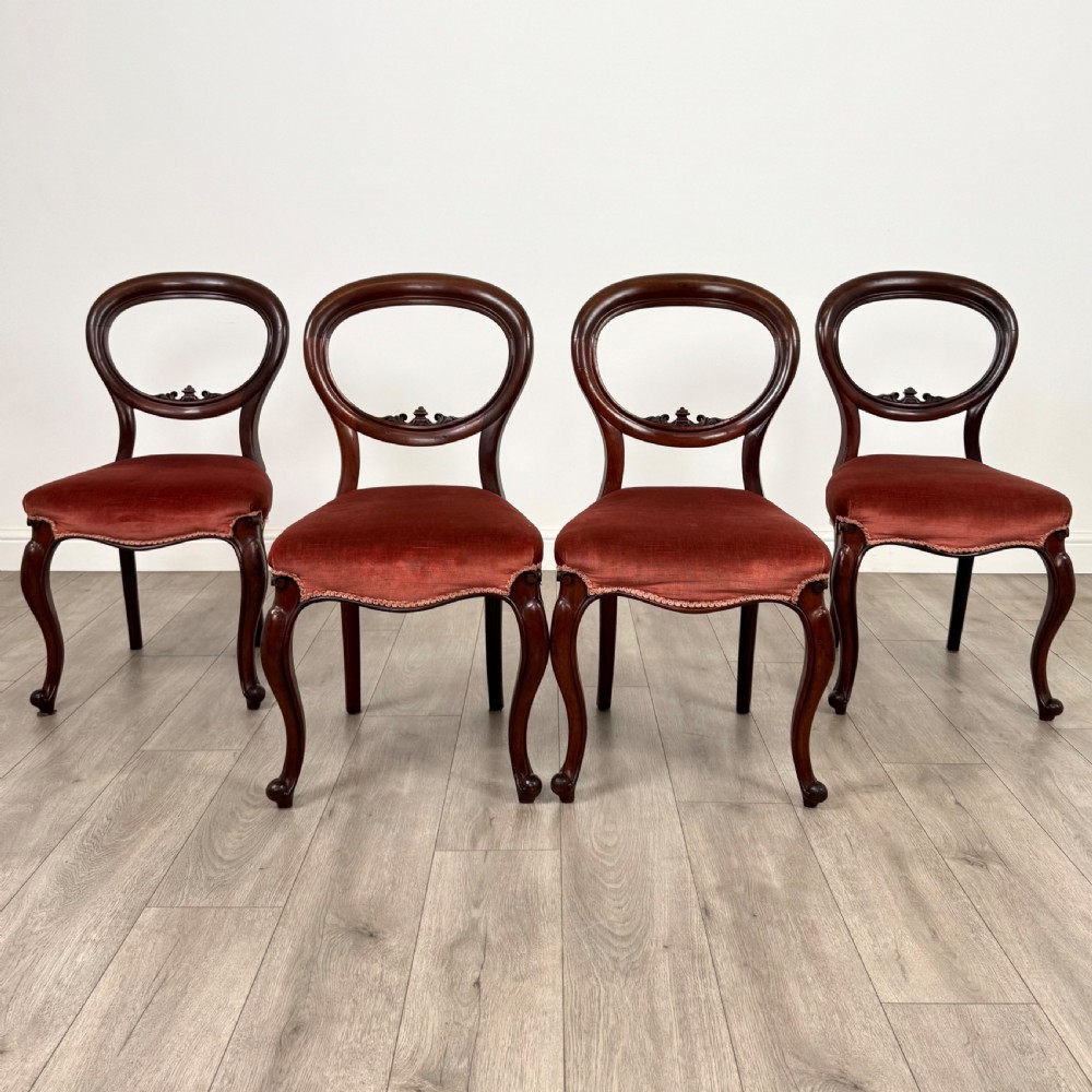 Antique 19th Century Set Of 4 Balloon Back Dining Chairs 
