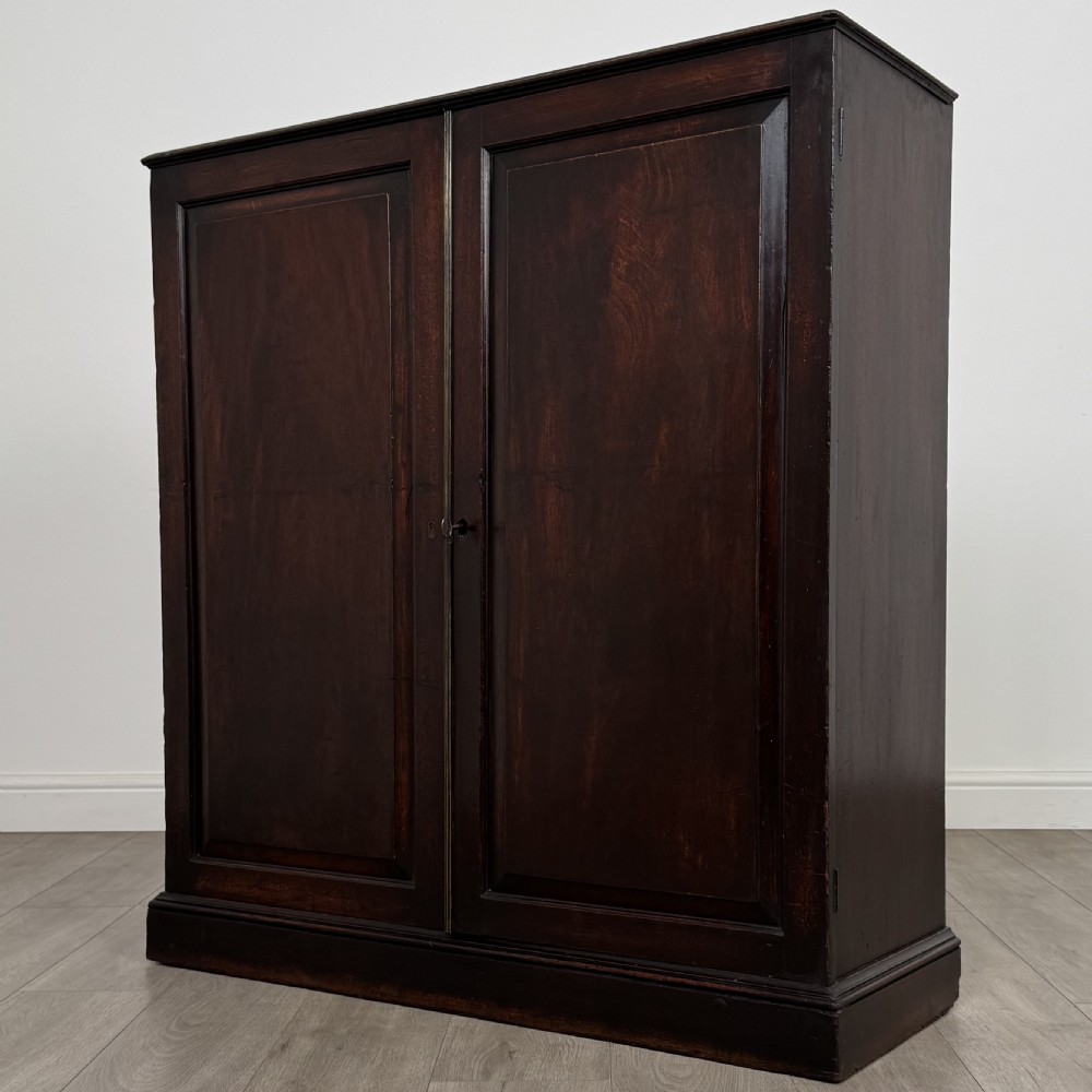 Antique 18th Century Good Quality Cupboard In Mahogany  View III