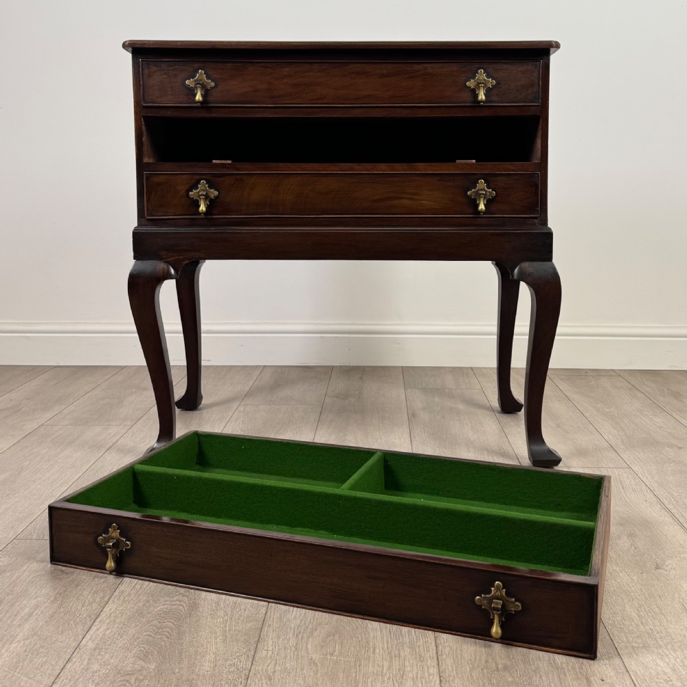  Antique 19th Century Small Chest Of Drawers In Mahogany  View X