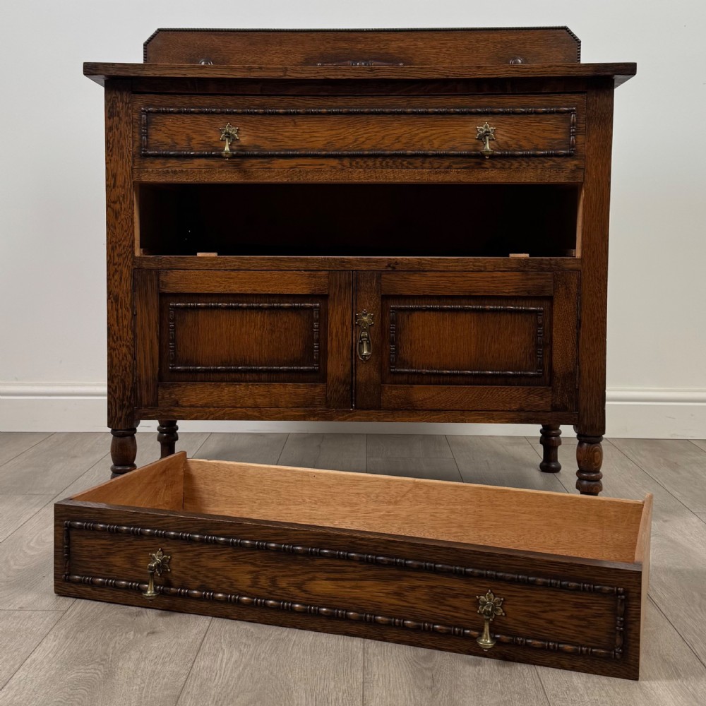  Antique 20th Century Jacobean Style Cupboard In Oak View XI