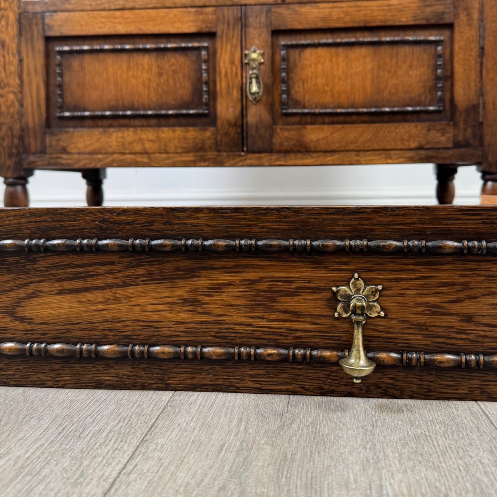  Antique 20th Century Jacobean Style Cupboard In Oak View XII