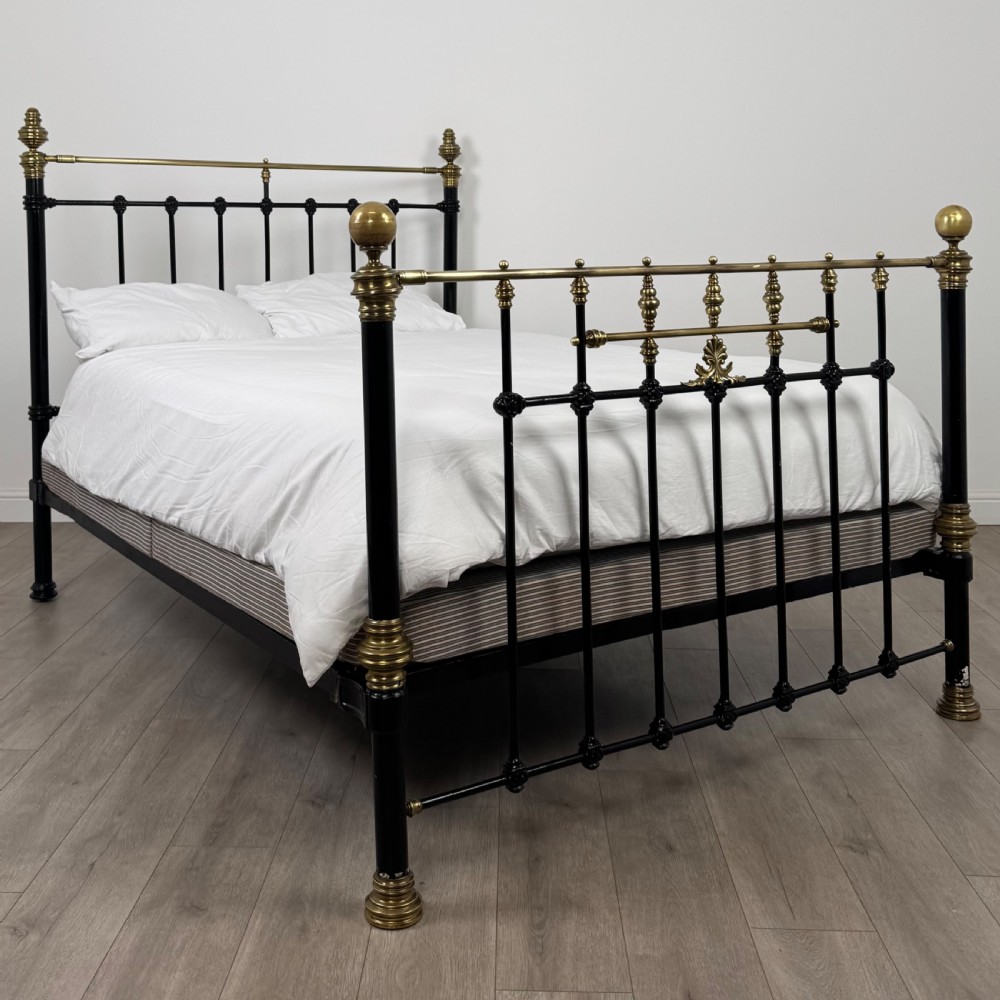  Antique 19th Century Fine Quality Brass And Iron King Size Bed 