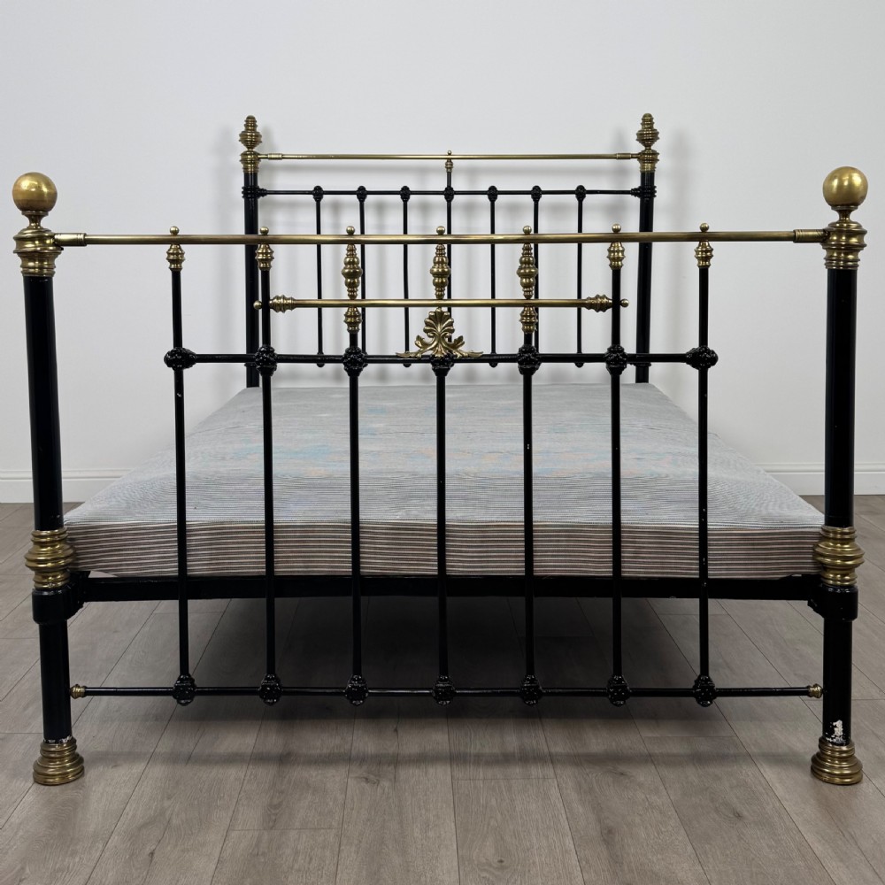  Antique 19th Century Fine Quality Brass And Iron King Size Bed  View IV