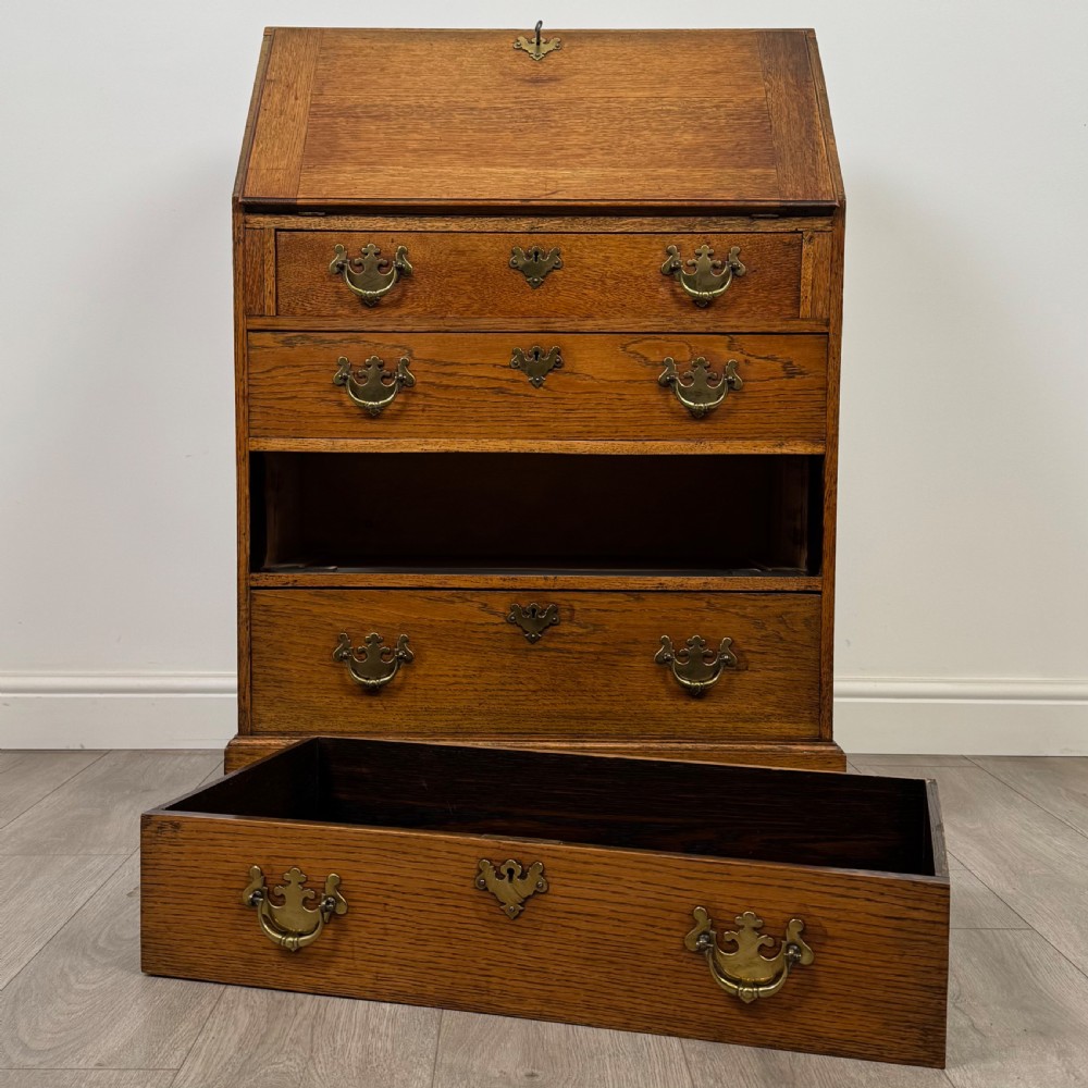  Antique 20th Century Good Quality Golden Oak Bureau  View XIII