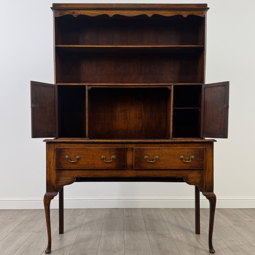 Antique 20th Century Good Quality Dresser In Oak  View II
