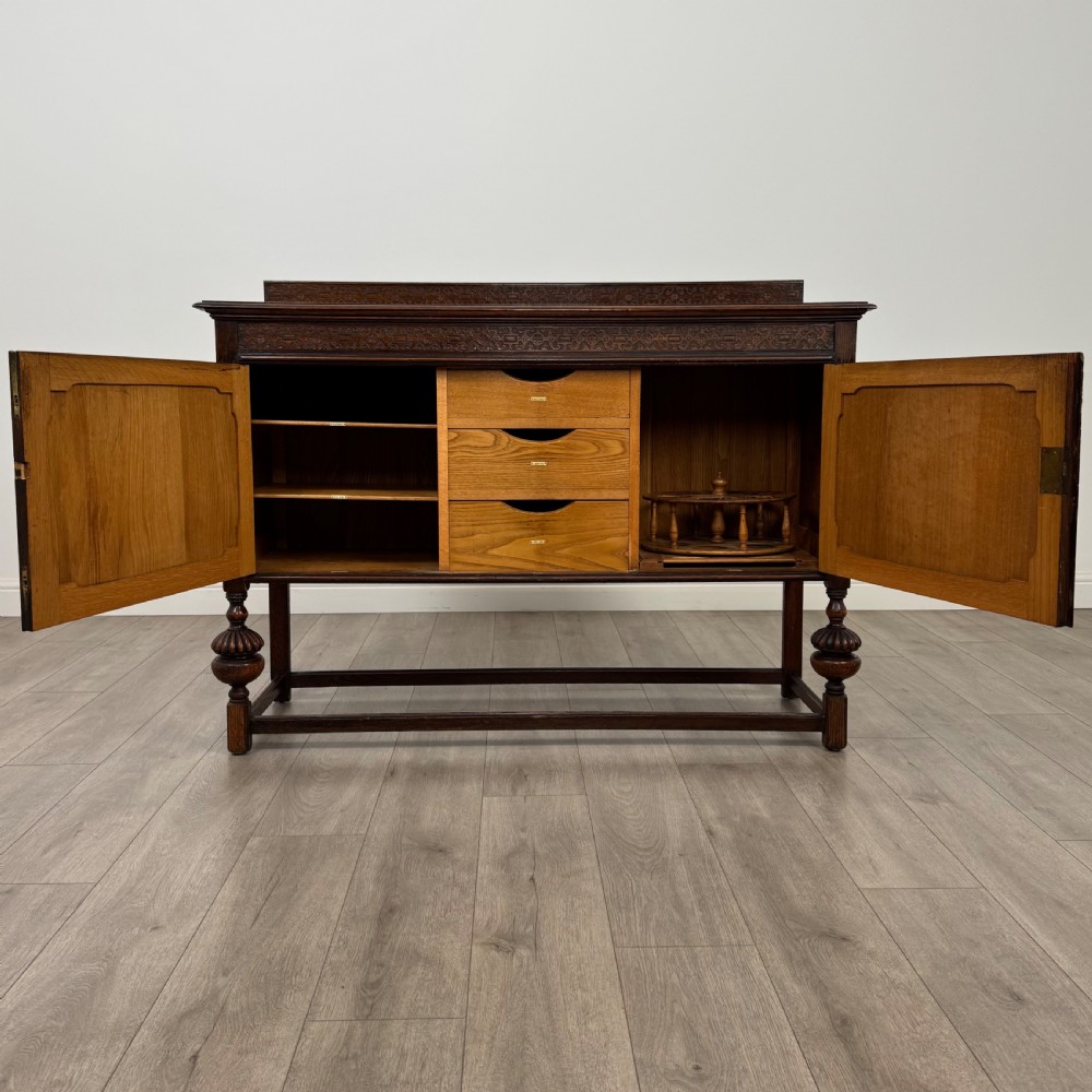  Antique 20th Century Fine Quality Fitted Sideboard In Oak View II
