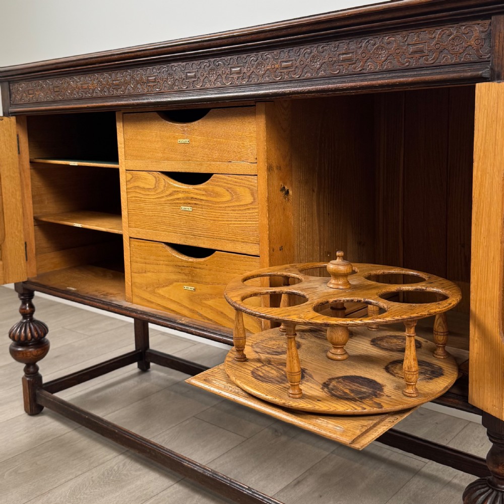  Antique 20th Century Fine Quality Fitted Sideboard In Oak View XII