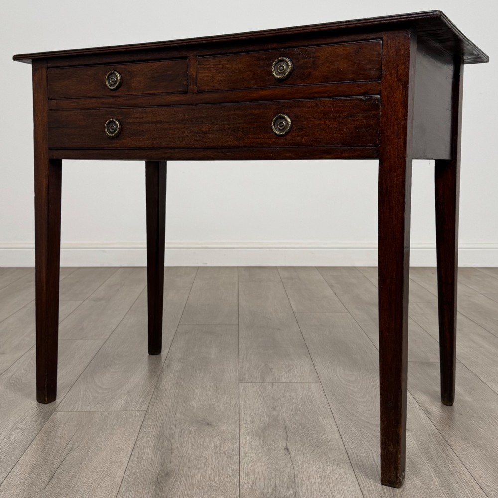 Antique 18th Century Good Quality Writing Table In Mahogany  View II