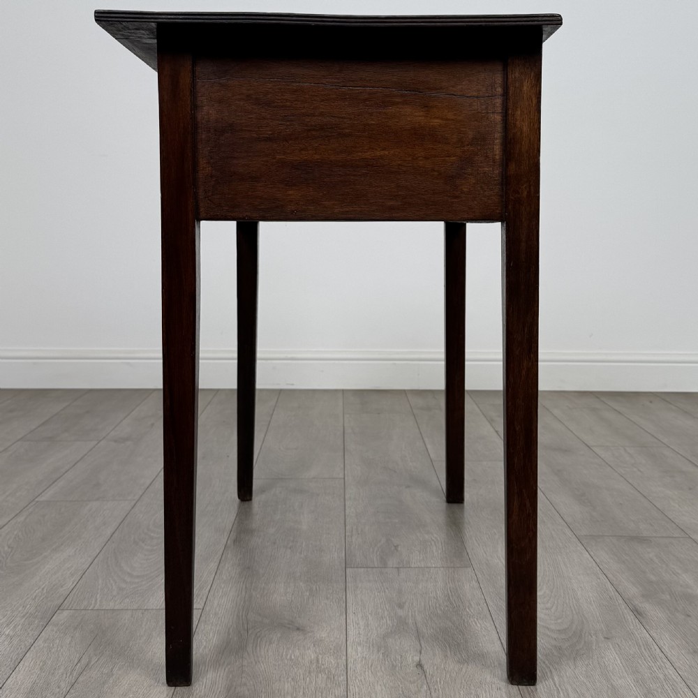 Antique 18th Century Good Quality Writing Table In Mahogany  View VII