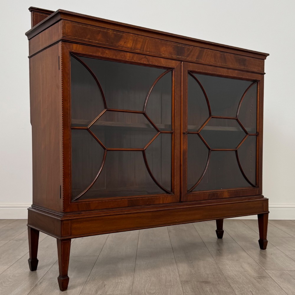  Antique 20th Century Fine Quality Display Cabinet In Mahogany View X
