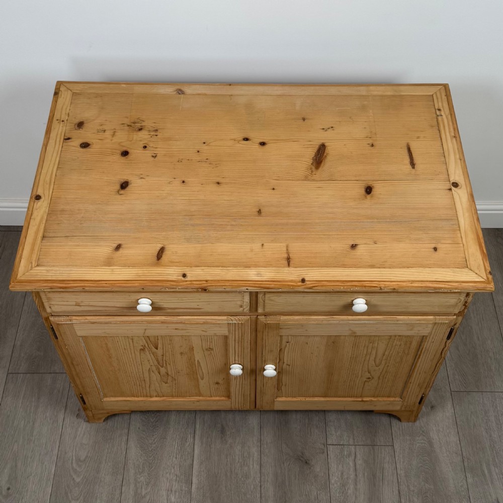  Antique 20th Century Good Quality Pine Cupboard View XI