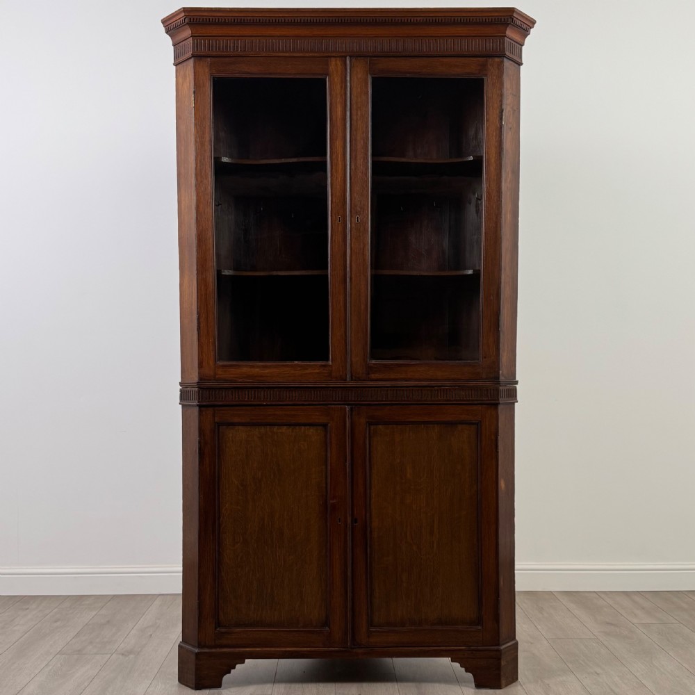 Antique 19th Century Good Quality Corner Cabinet In Oak  View II