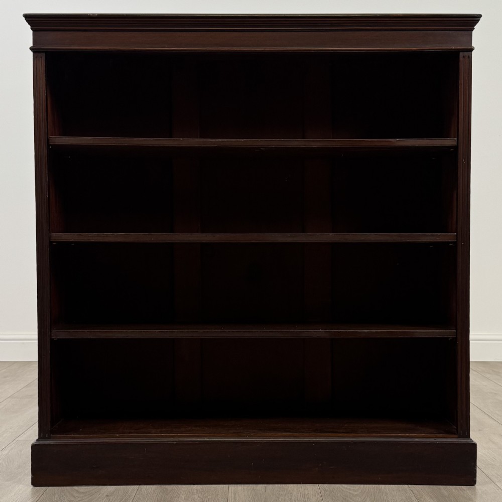 Antique 20th Century Good Quality Open Bookcase In Mahogany View II