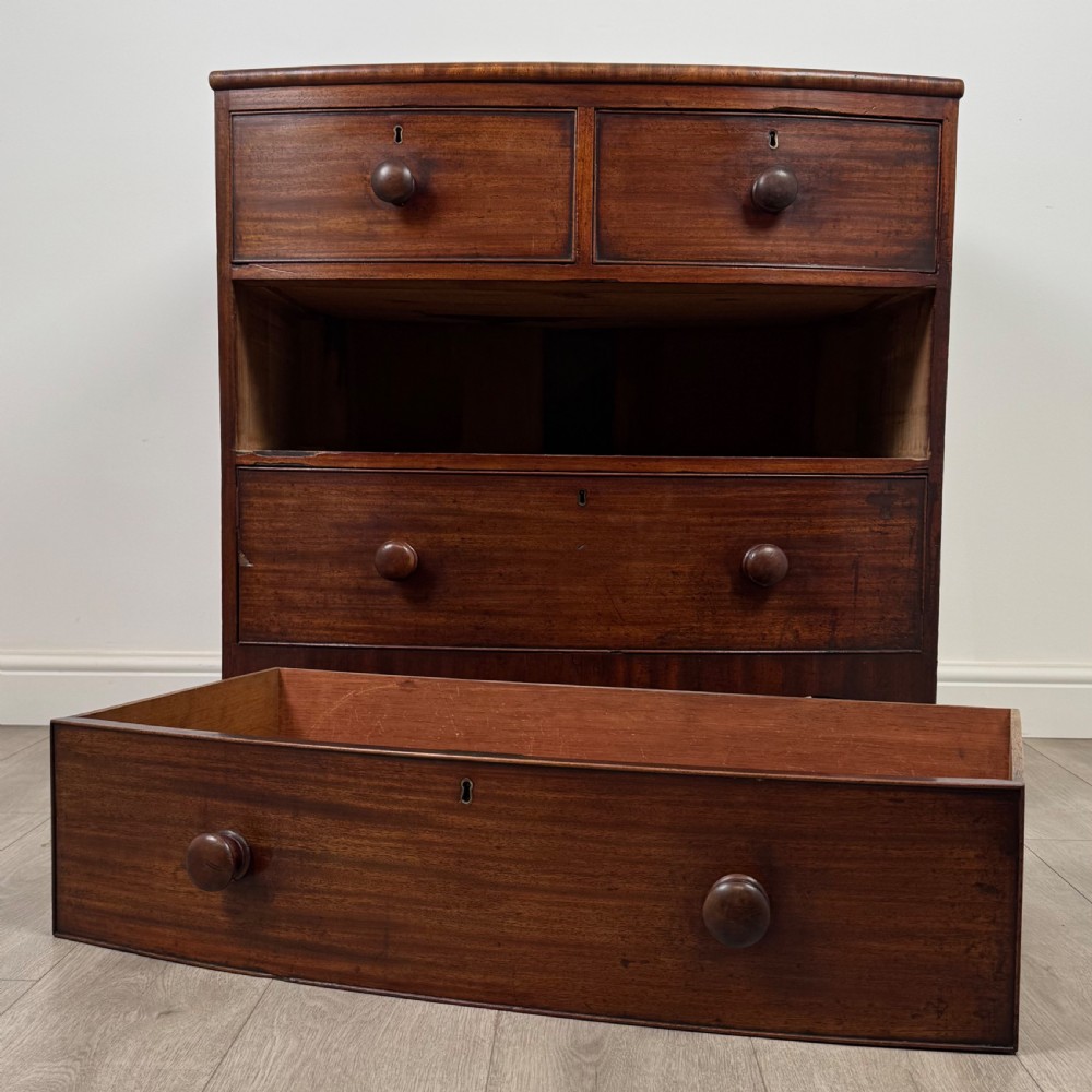 Antique 18th Century Small Mahogany Bow Front Chest Of Drawers View XI