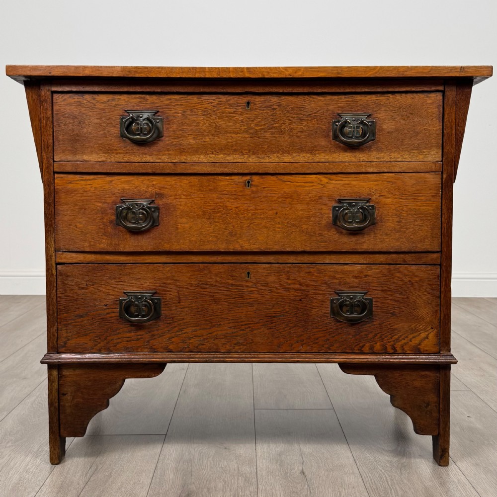  Antique 20th Century Arts & Crafts Style Oak Chest Of Drawers 