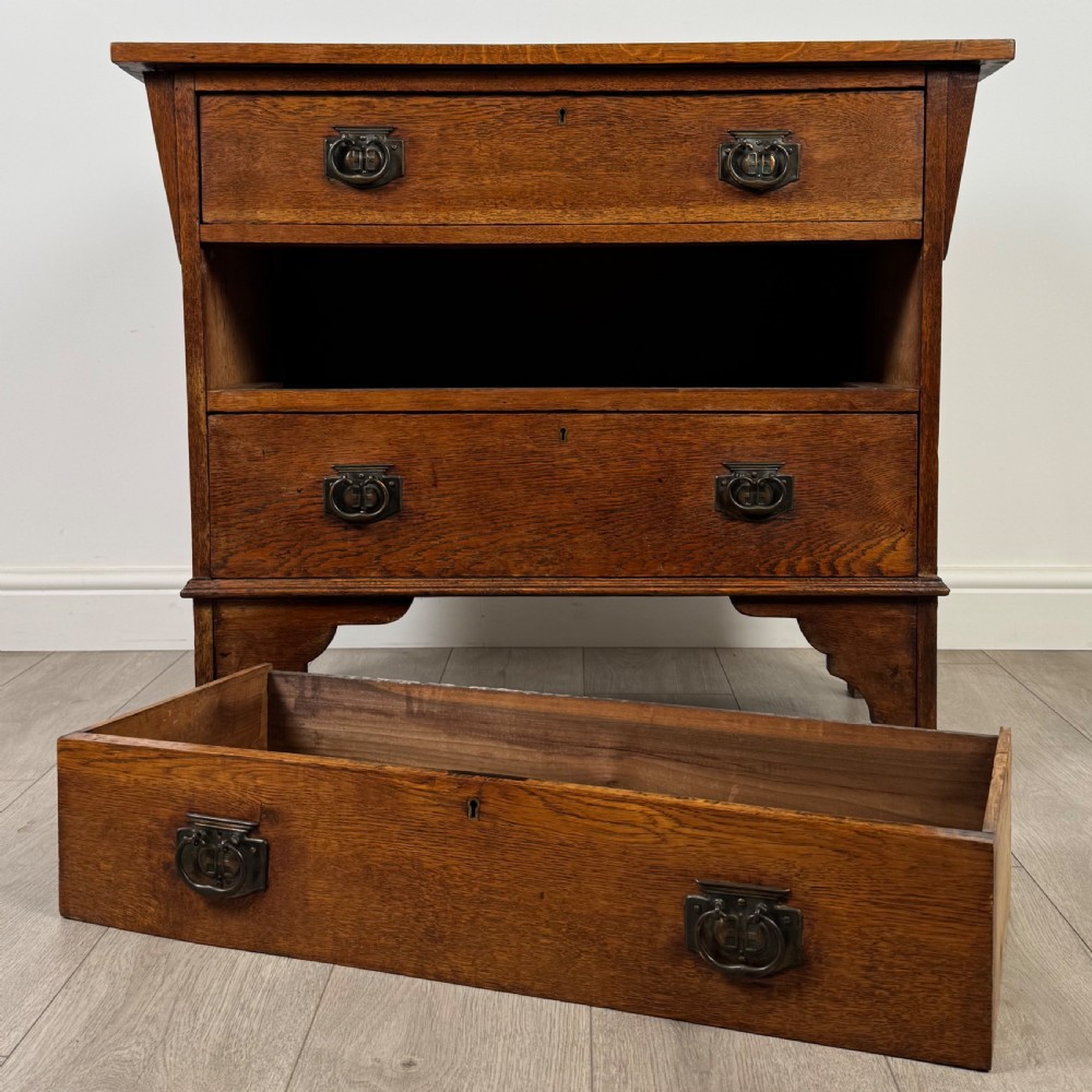  Antique 20th Century Arts & Crafts Style Oak Chest Of Drawers  View XI