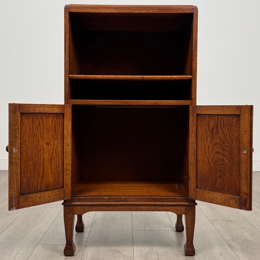 Antique 20th Century Good Quality Small Oak Cabinet  View II