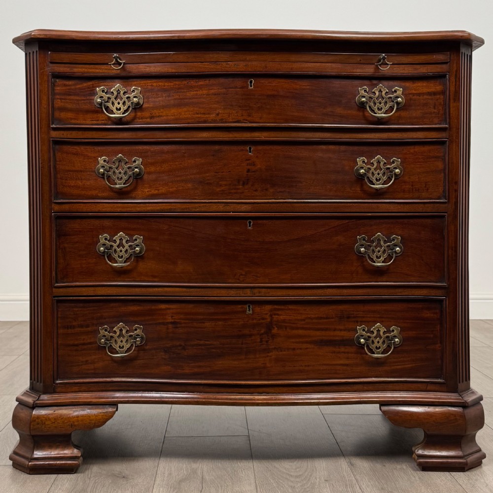 Antique 20th Century Serpentine Chest Of Drawers In Mahogany